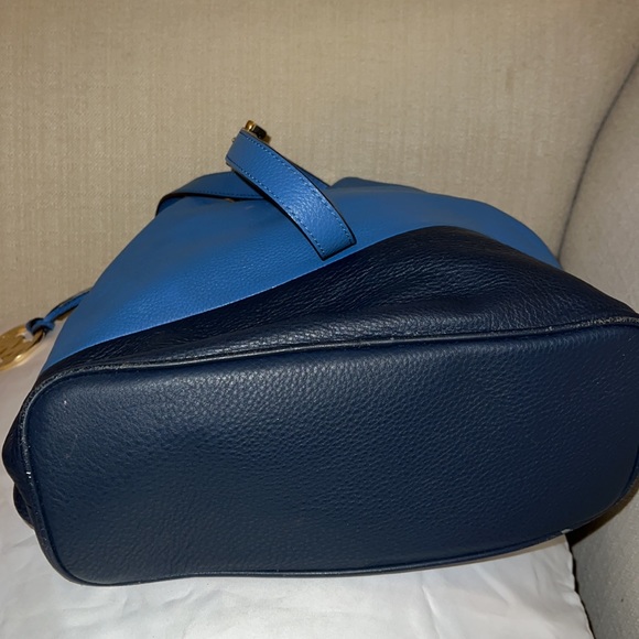 Micheal Kors Medium Drawstring Bag - Picture 5 of 5